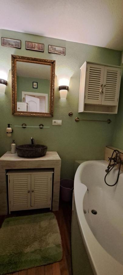 2 Rooms Apartment In Old Town Kosice Bagian luar foto